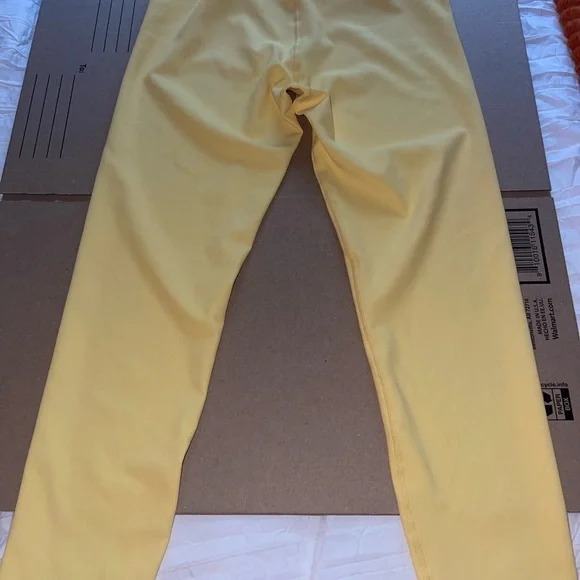 WILO Yellow Women's Activewear Set - Picture 5 of 6